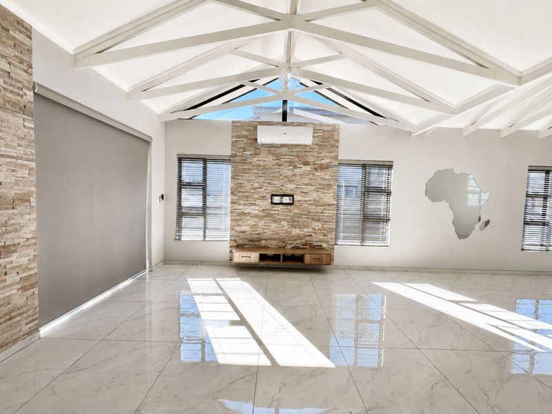 House For Sale in Secunda Central - Photo 8