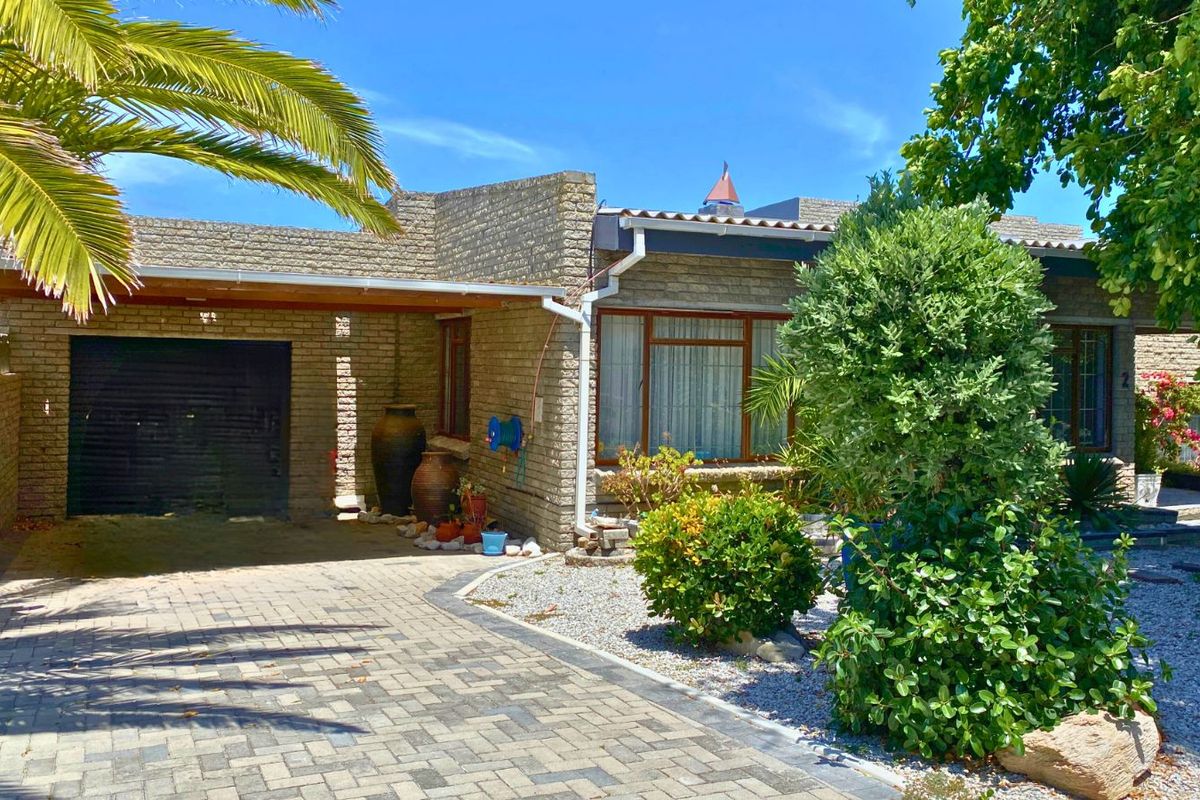 House For Sale in Kleinbaai - Photo 3
