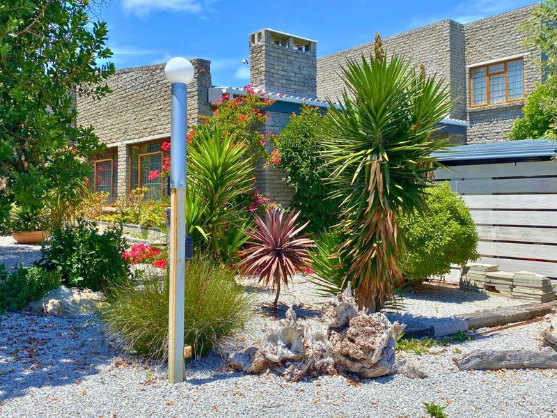 House For Sale in Kleinbaai - Photo 2