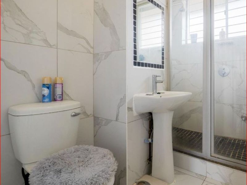 Apartment For Sale in Amanzimtoti - Photo 6