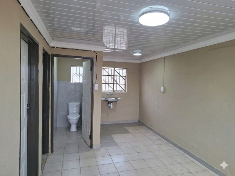 House For Sale in Seshego 9L - Photo 2