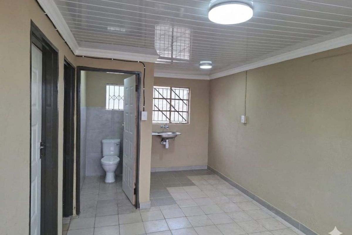 House For Sale in Seshego 9L - Photo 2