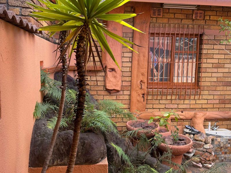 House For Sale in Die Heuwel - Photo 1