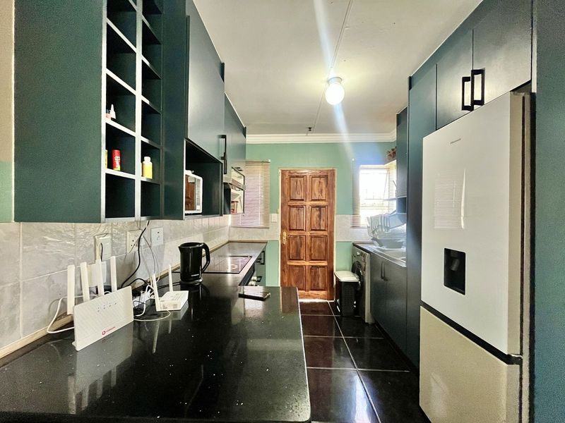 Apartment To Rent in Heuwelsig Estate - Photo 4