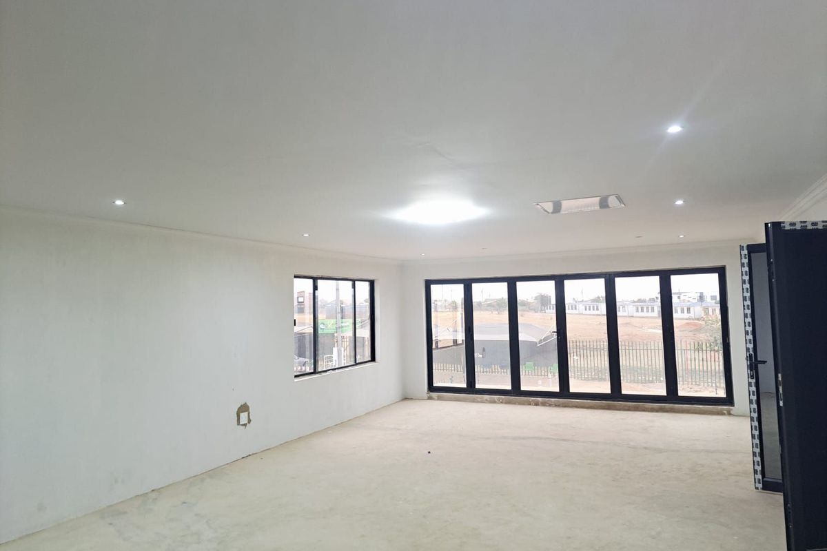 House For Sale in Nellmapius - Photo 3
