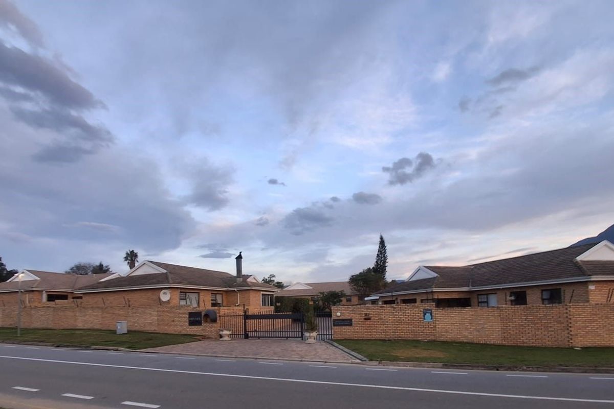 Townhouse For Sale in Loerie Park - Photo 3