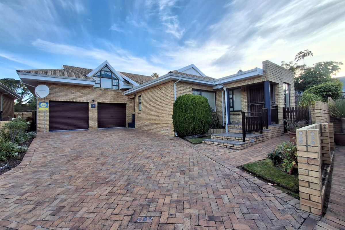 Townhouse For Sale in Loerie Park - Photo 5