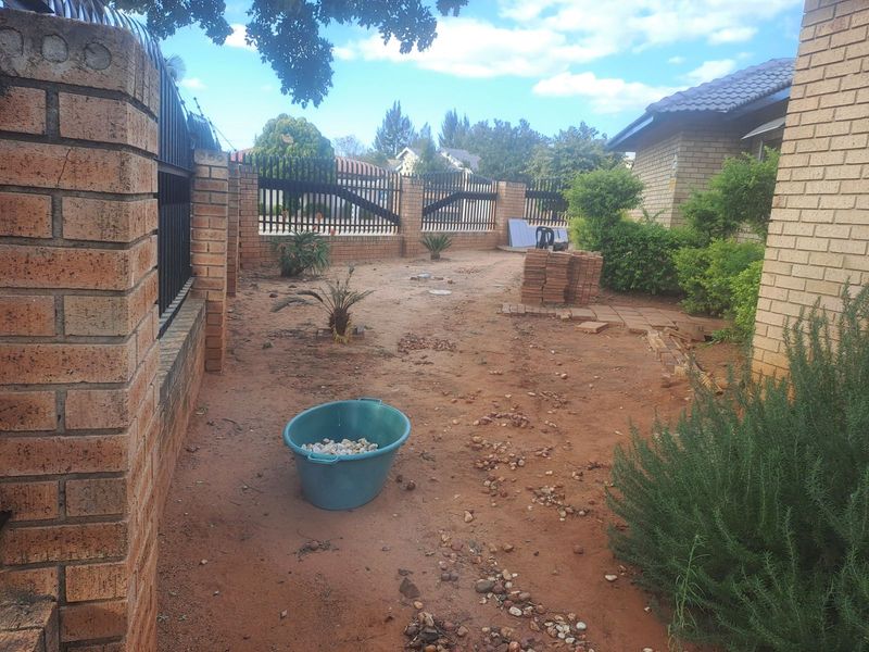 House For Sale in Flora Park - Photo 6