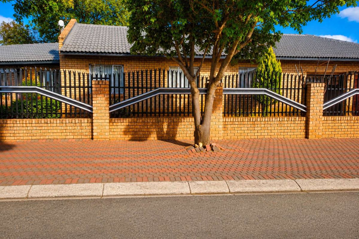 House For Sale in Flora Park - Photo 5