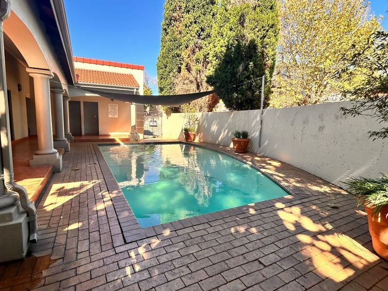 Apartment To Rent in Lonehill - Photo 1