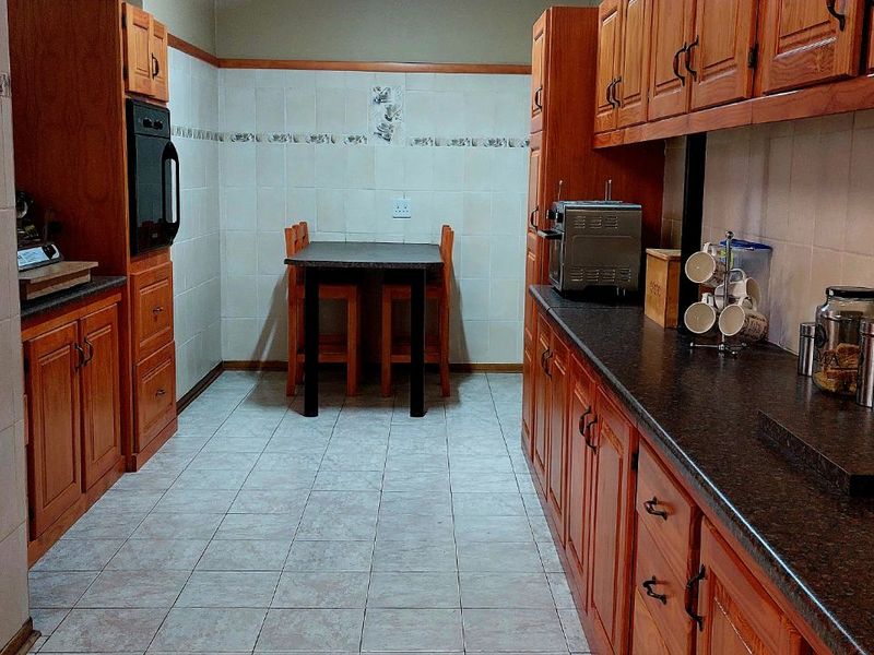 House For Sale in Eduan Park - Photo 3