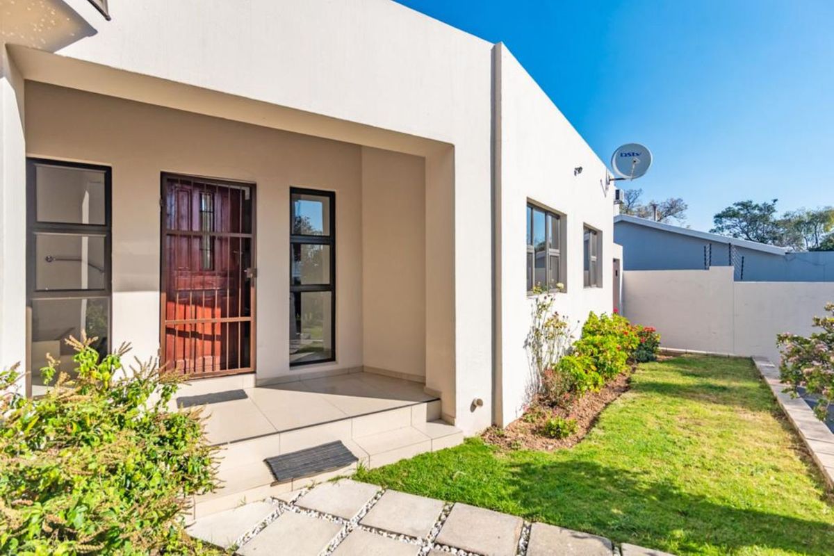House For Sale in Bryanston - Photo 4