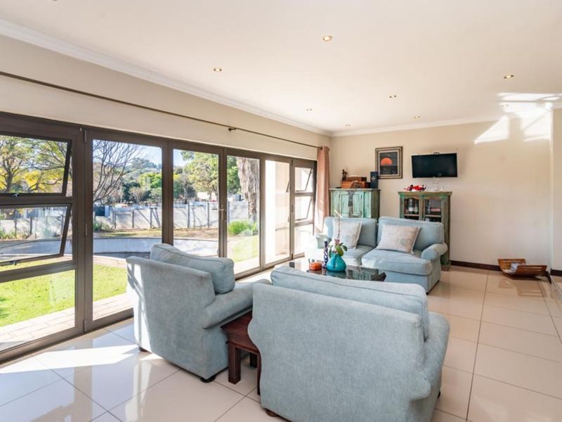 House For Sale in Bryanston - Photo 10