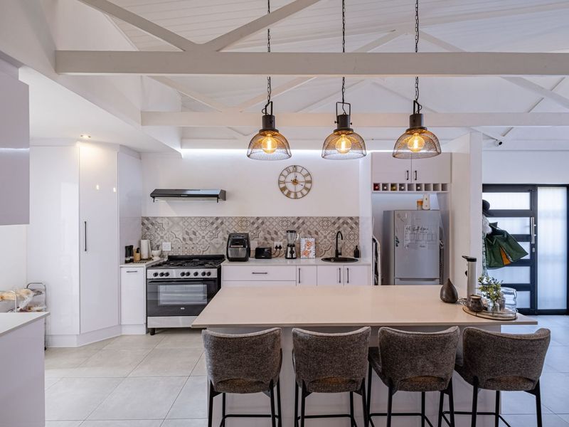 House For Sale in Mount Pleasant - Photo 6
