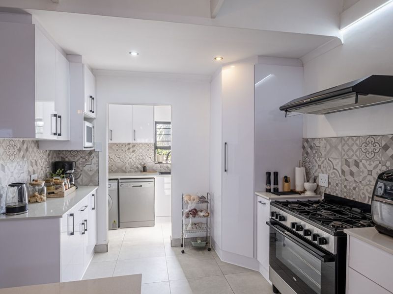 House For Sale in Mount Pleasant - Photo 8