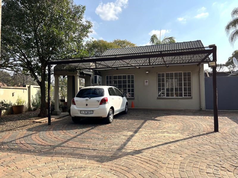Apartment To Rent in Garsfontein - Photo 2