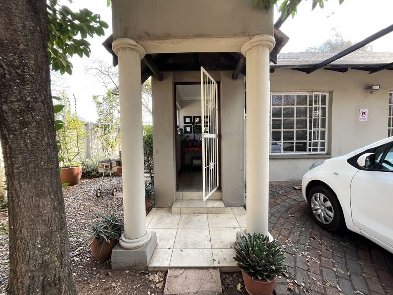 Apartment To Rent in Garsfontein - Photo 3