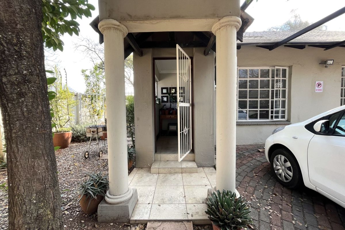 Apartment To Rent in Garsfontein - Photo 3