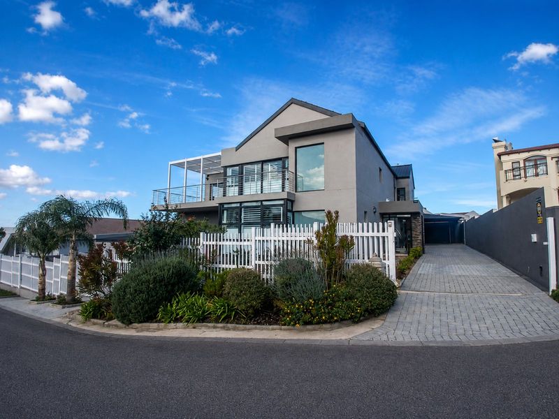 House For Sale in Menkenkop - Photo 1