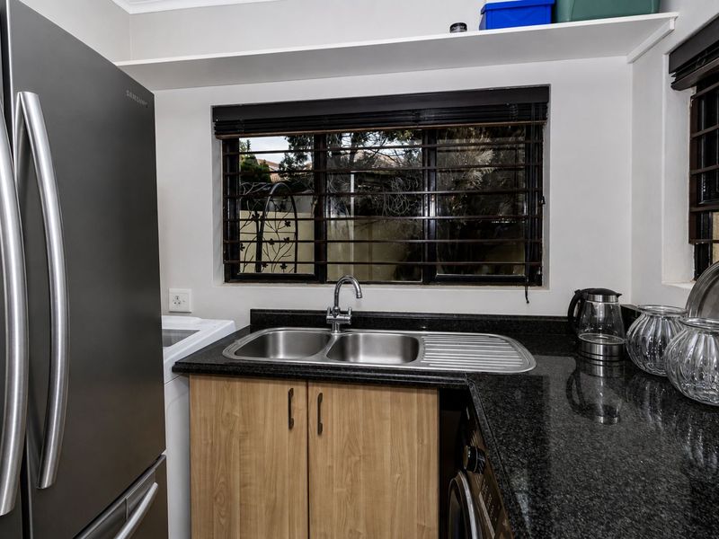 House For Sale in Willowbrook - Photo 8