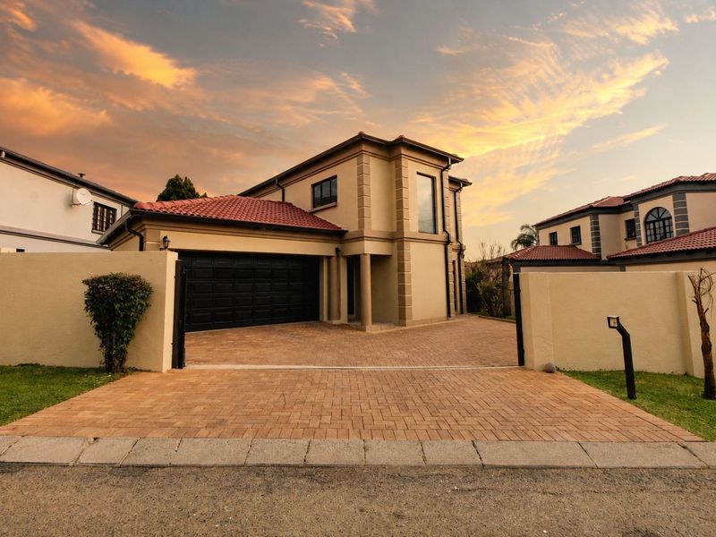House For Sale in Willowbrook - Photo 2