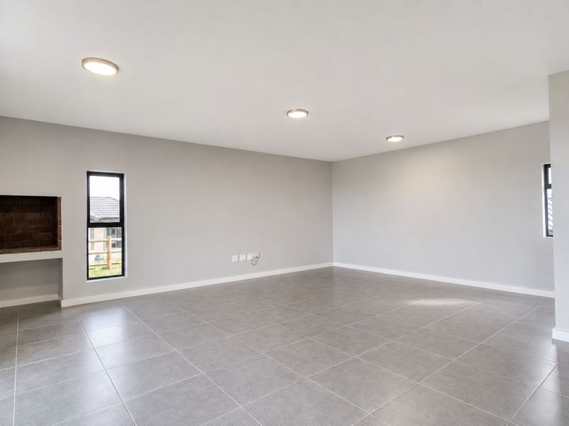 House For Sale in Hartland Lifestyle Estate - Photo 7