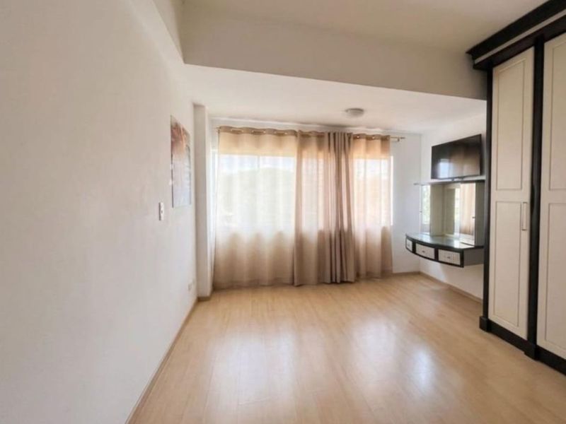 Apartment For Sale in North Beach - Photo 5