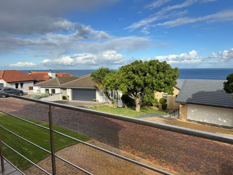 House For Sale in Mossel Bay Golf Estate - Photo 3