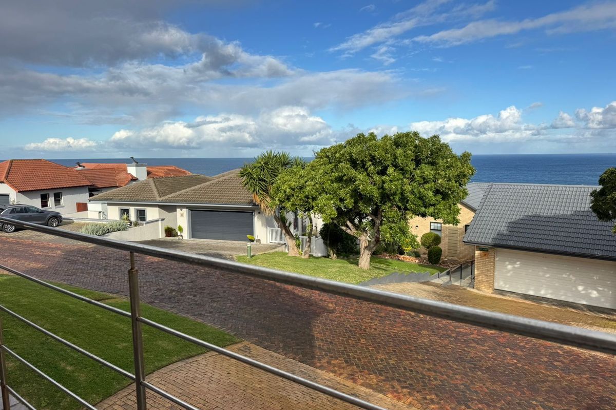 House For Sale in Mossel Bay Golf Estate - Photo 3