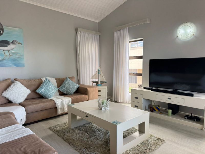 House For Sale in Mossel Bay Golf Estate - Photo 7