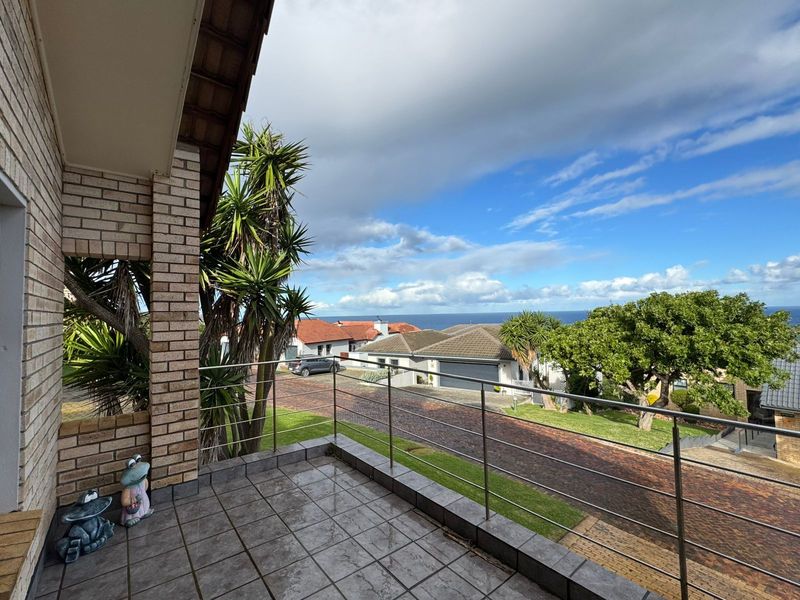 House For Sale in Mossel Bay Golf Estate - Photo 4