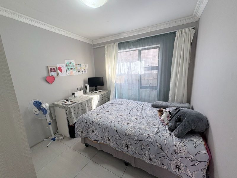 House For Sale in Roodepan - Photo 9