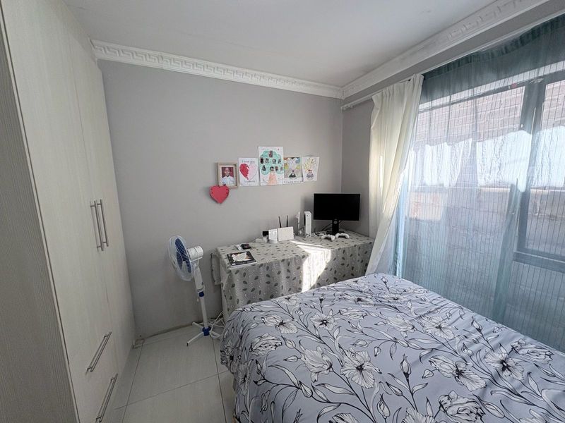 House For Sale in Roodepan - Photo 8