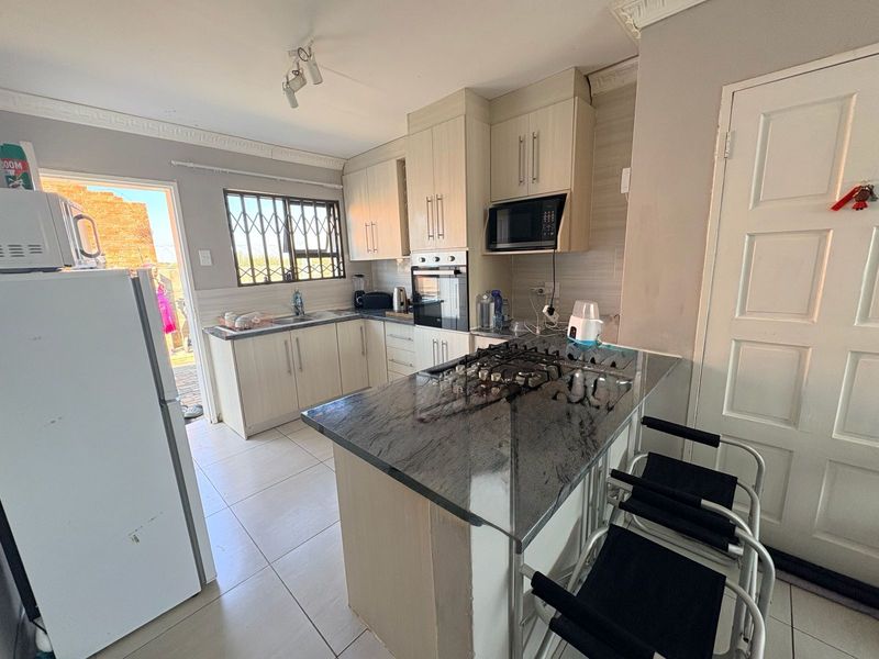 House For Sale in Roodepan - Photo 7