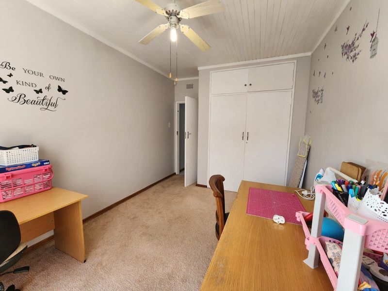 Townhouse For Sale in Rhodesdene - Photo 5