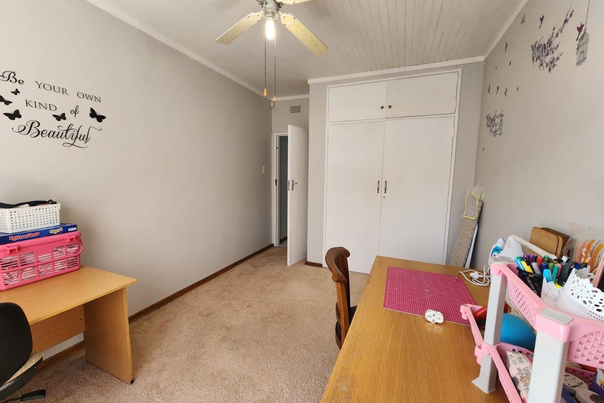 Townhouse For Sale in Rhodesdene - Photo 5