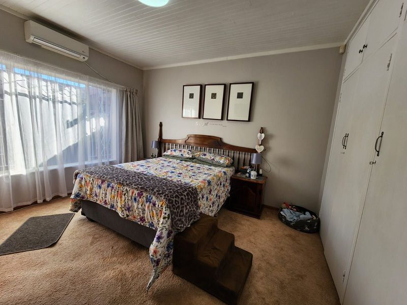Townhouse For Sale in Rhodesdene - Photo 9