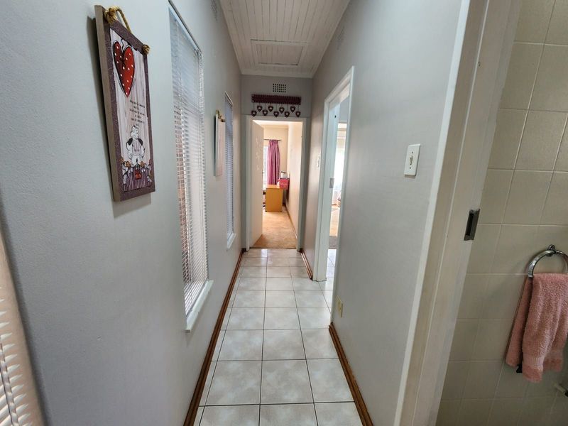 Townhouse For Sale in Rhodesdene - Photo 7
