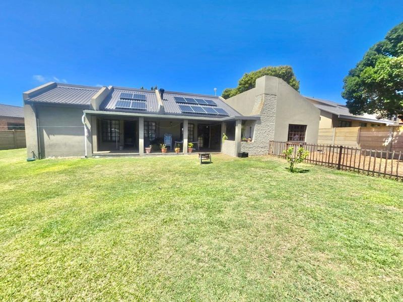 House For Sale in Stilbaai Wes - Photo 1