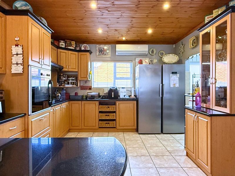 House For Sale in Franskraal - Photo 6