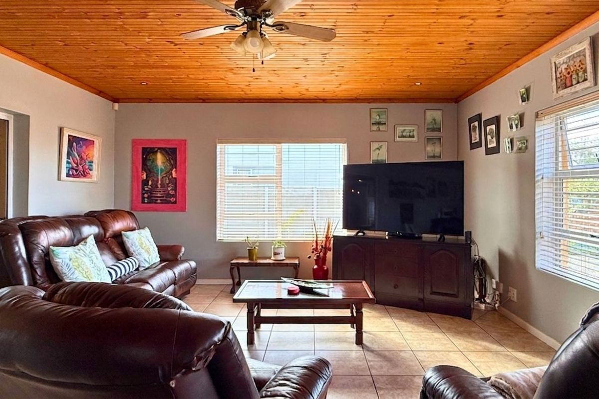 House For Sale in Franskraal - Photo 4