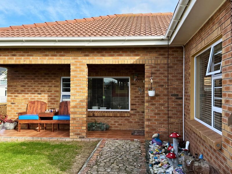 House For Sale in Franskraal - Photo 3