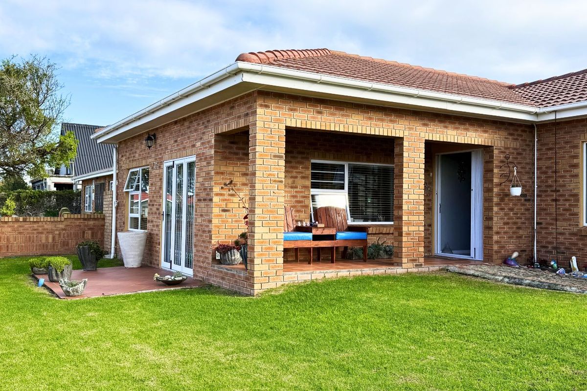 House For Sale in Franskraal - Photo 2