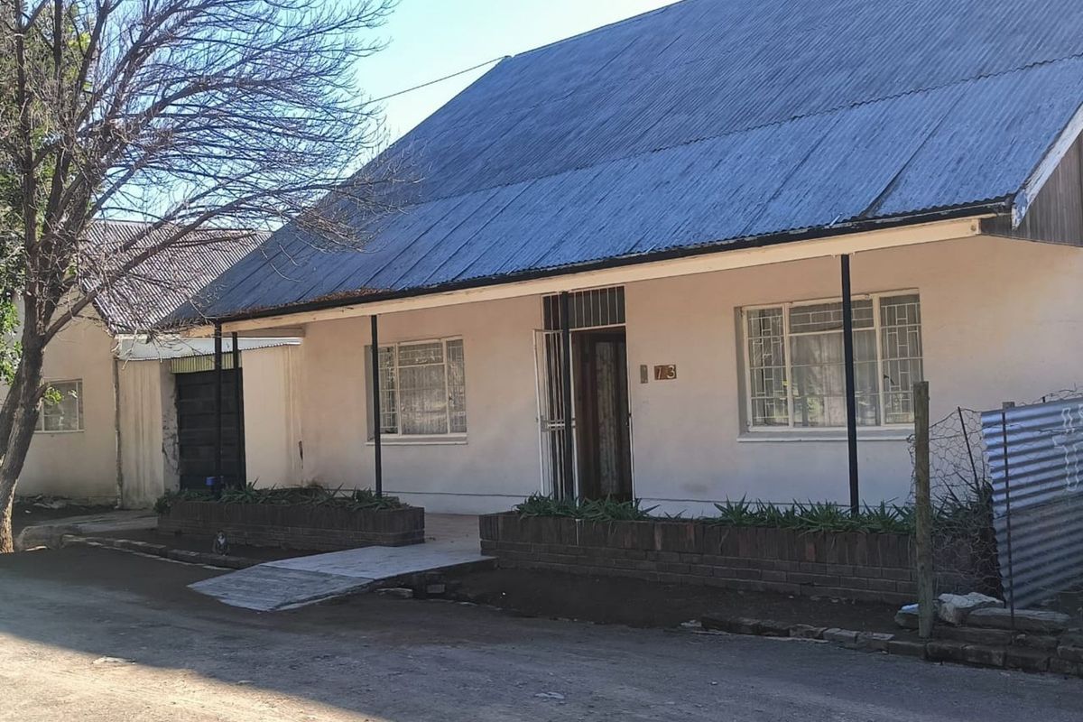 House For Sale in Murraysburg Central - Photo 2