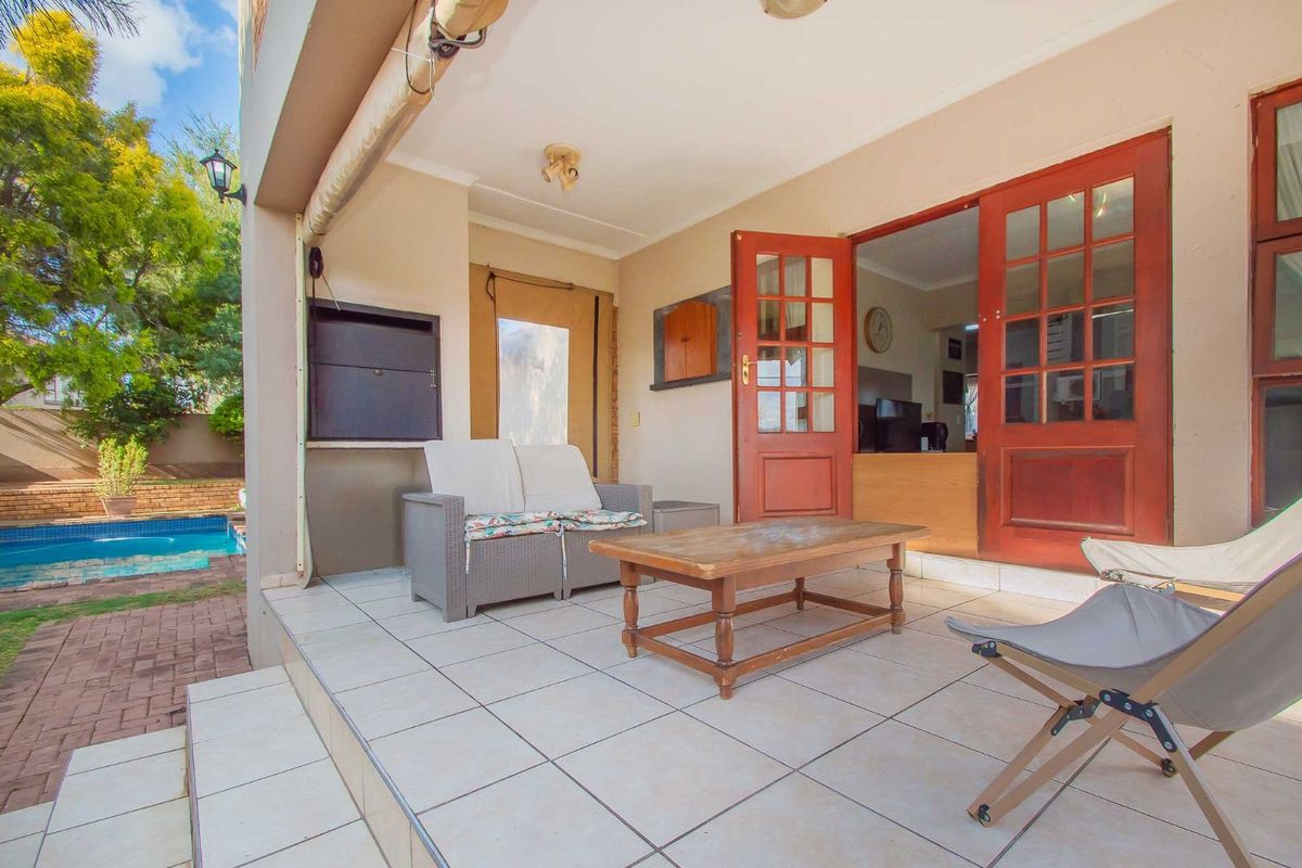 House For Sale in Wilgeheuwel - Photo 4