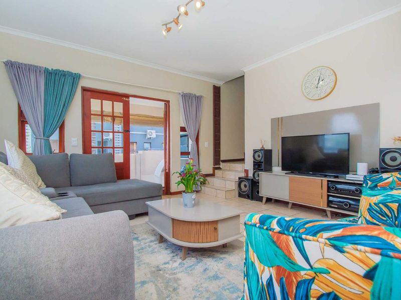House For Sale in Wilgeheuwel - Photo 6