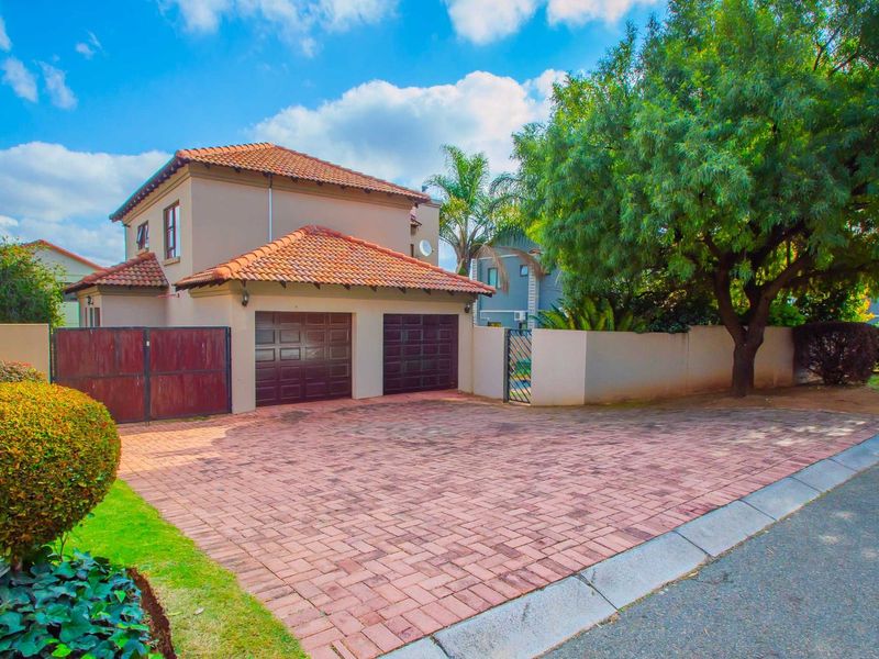 House For Sale in Wilgeheuwel - Photo 3
