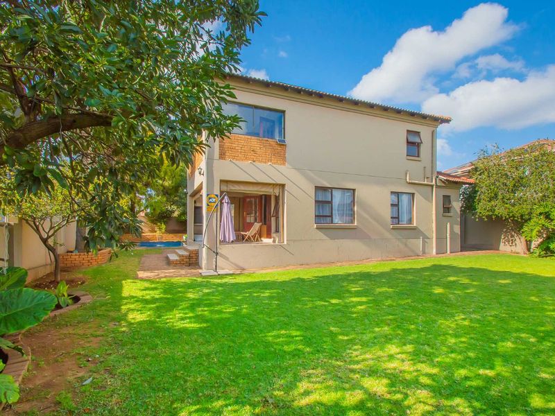 House For Sale in Wilgeheuwel - Photo 5