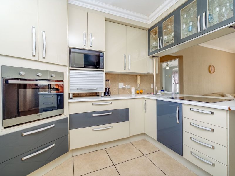 Apartment For Sale in Radiokop - Photo 8