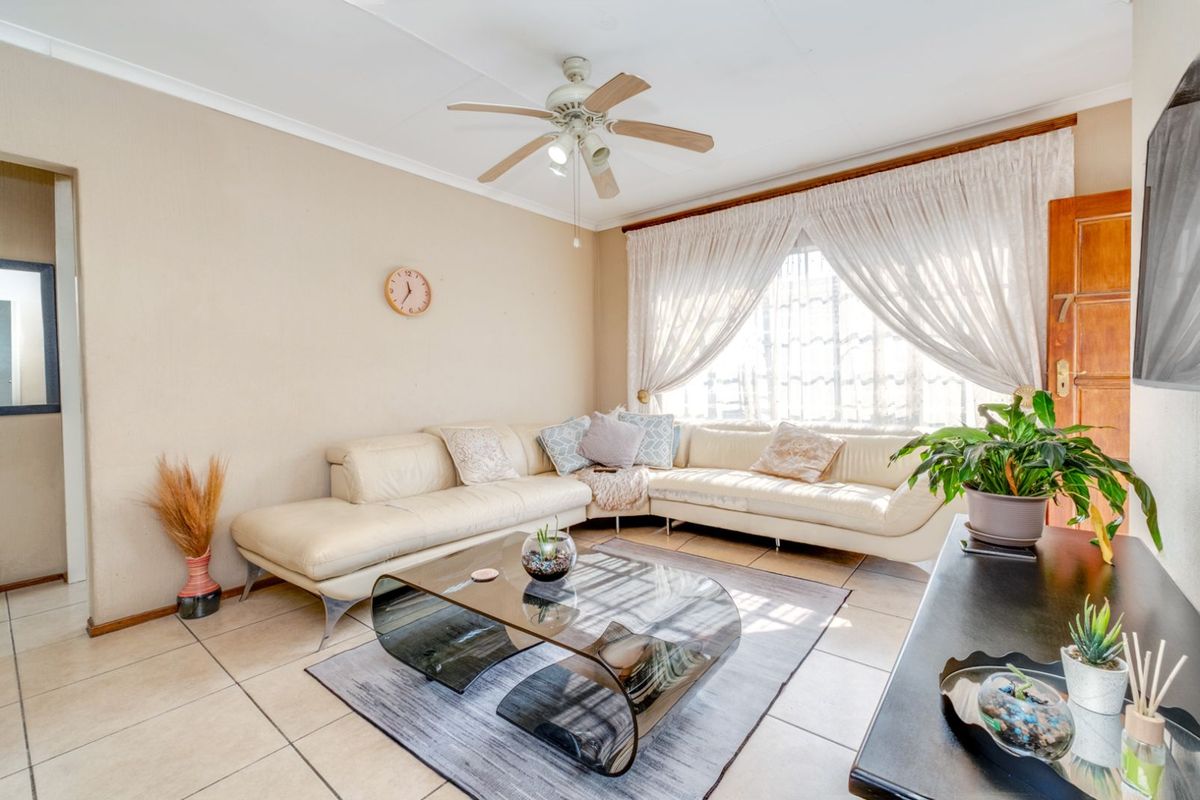 Apartment For Sale in Radiokop - Photo 3
